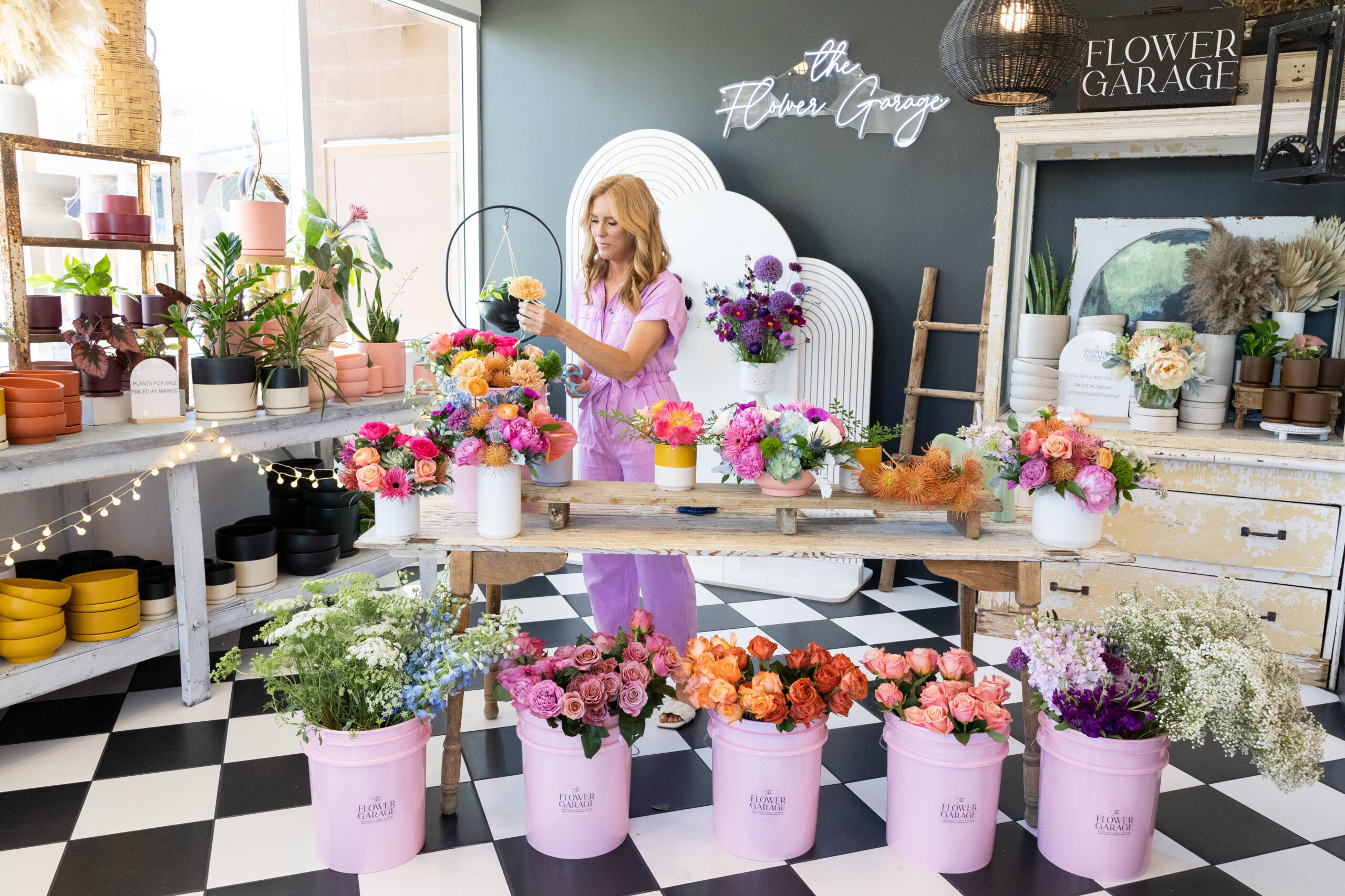 COlorful branding session, vibrant floral studio, beautiful flowers, arizona branding photographer, inspo