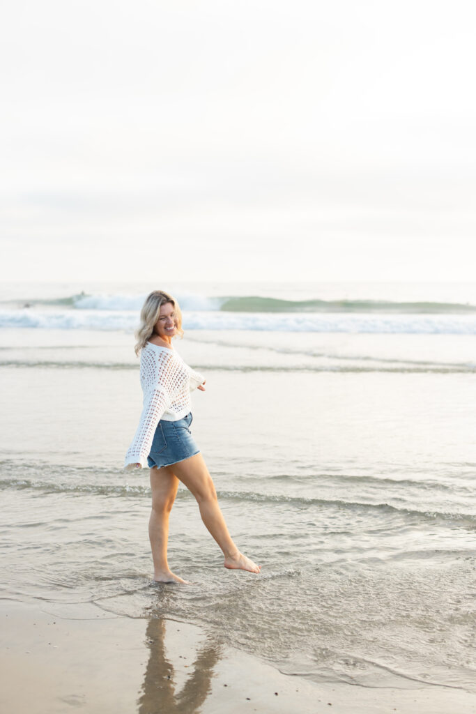 women's posing ideas, branding session for entrepreneur, service based business, lifestyle brand photos, California beach session